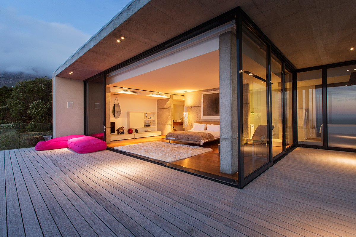 Karl-Schmidt-Immo_Glasschiebetueren_modernes-Haus_Schlafzimmer Karl-Schmidt-Immo_Glasschiebetueren_modernes-Haus_Schlafzimmer